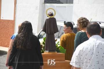 Misa y procesión religiosa en Cazadores/Francisco Javier Santana.